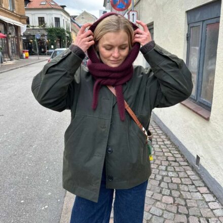 Sophie Hood PetiteKnit zestaw z włóczką Charis marki Pascuali