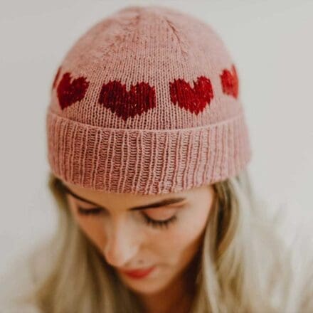 Czapka SUKI wzór z włóczką