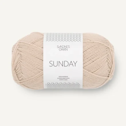 Sunday Sandnes Garn to włóczka w 100% wełna merino. To bez wątpienia idealna włóczka bazowa, dobrze skręcona, przeznaczona na druty nr 3 mm.