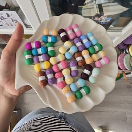 The Knitting Box magnetyczna zakrętka do żyłek kłębek włóczki