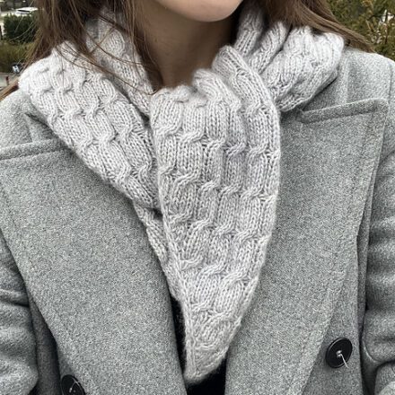 Wzór na druty z włóczką Cozybiella szal z kaszmiru